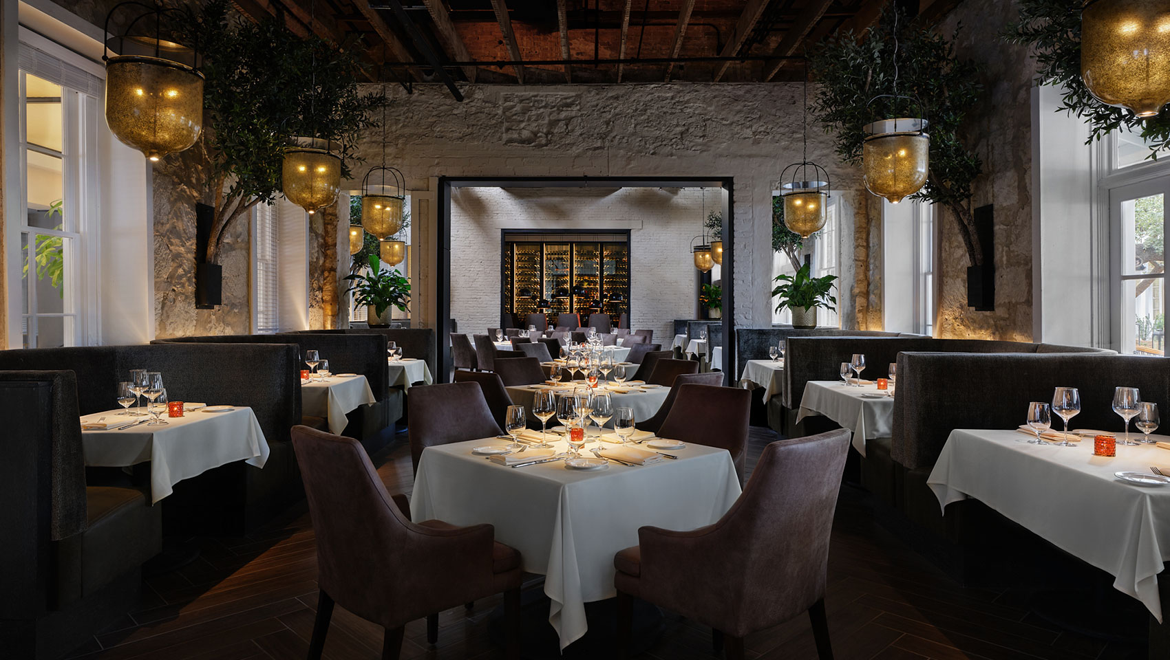 dean's restaurant seating